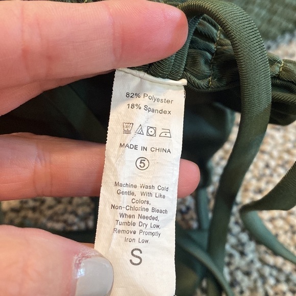 Ruched Green 2 Piece Bathing Suit Size Small in Like New Condition - Picture 5 of 5